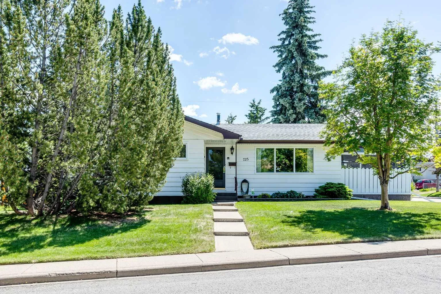 723 Seattle Sw Drive, Calgary