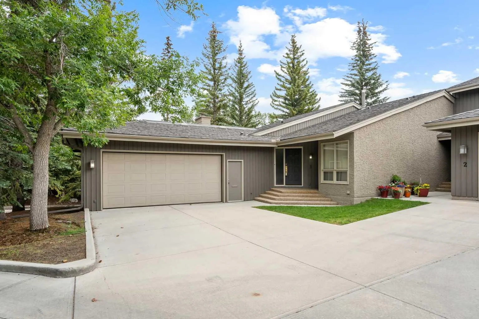 1901 Varsity Estates Nw Drive Unit 1, Calgary