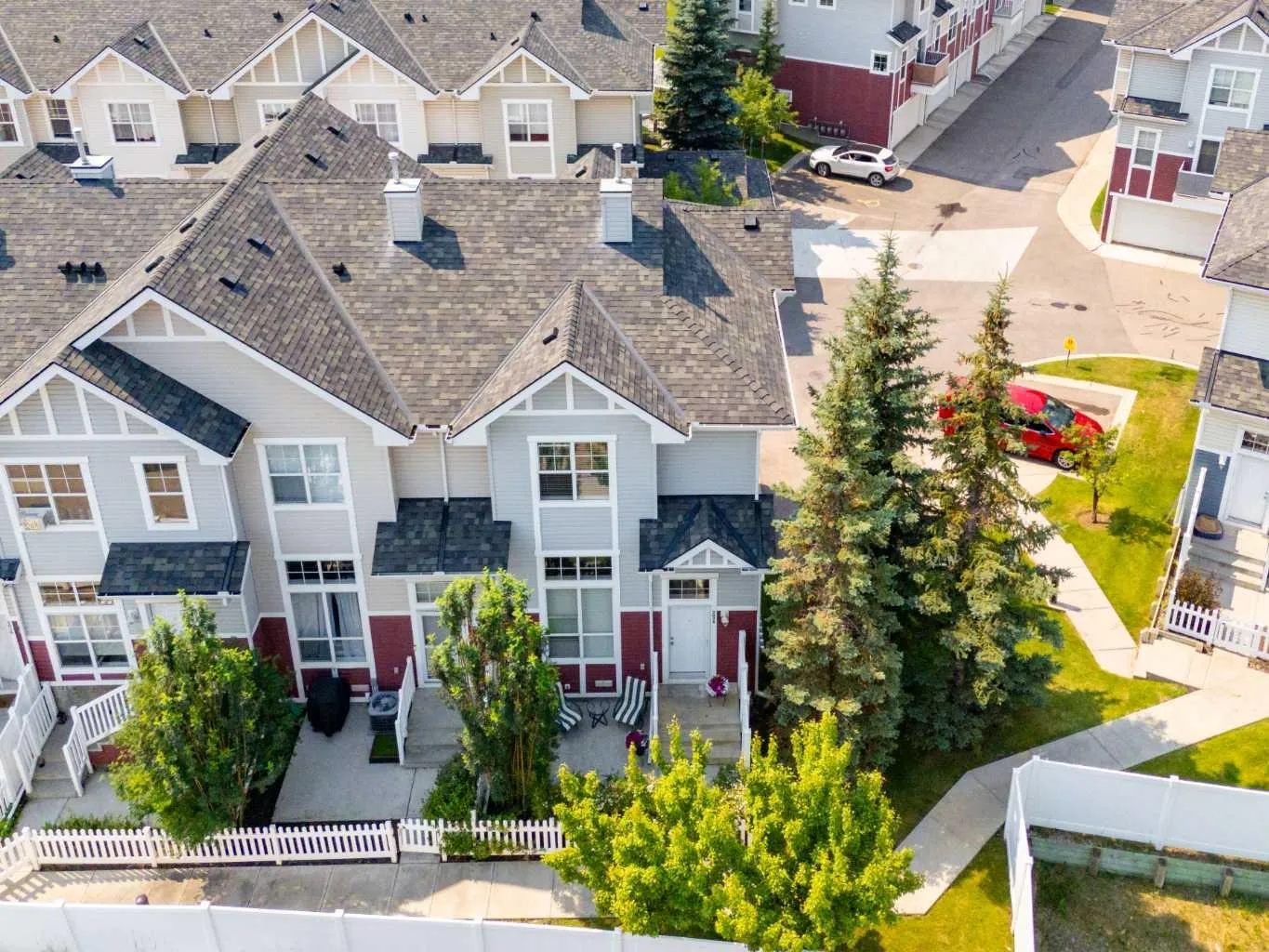3032 New Brighton Se Gardens, Calgary