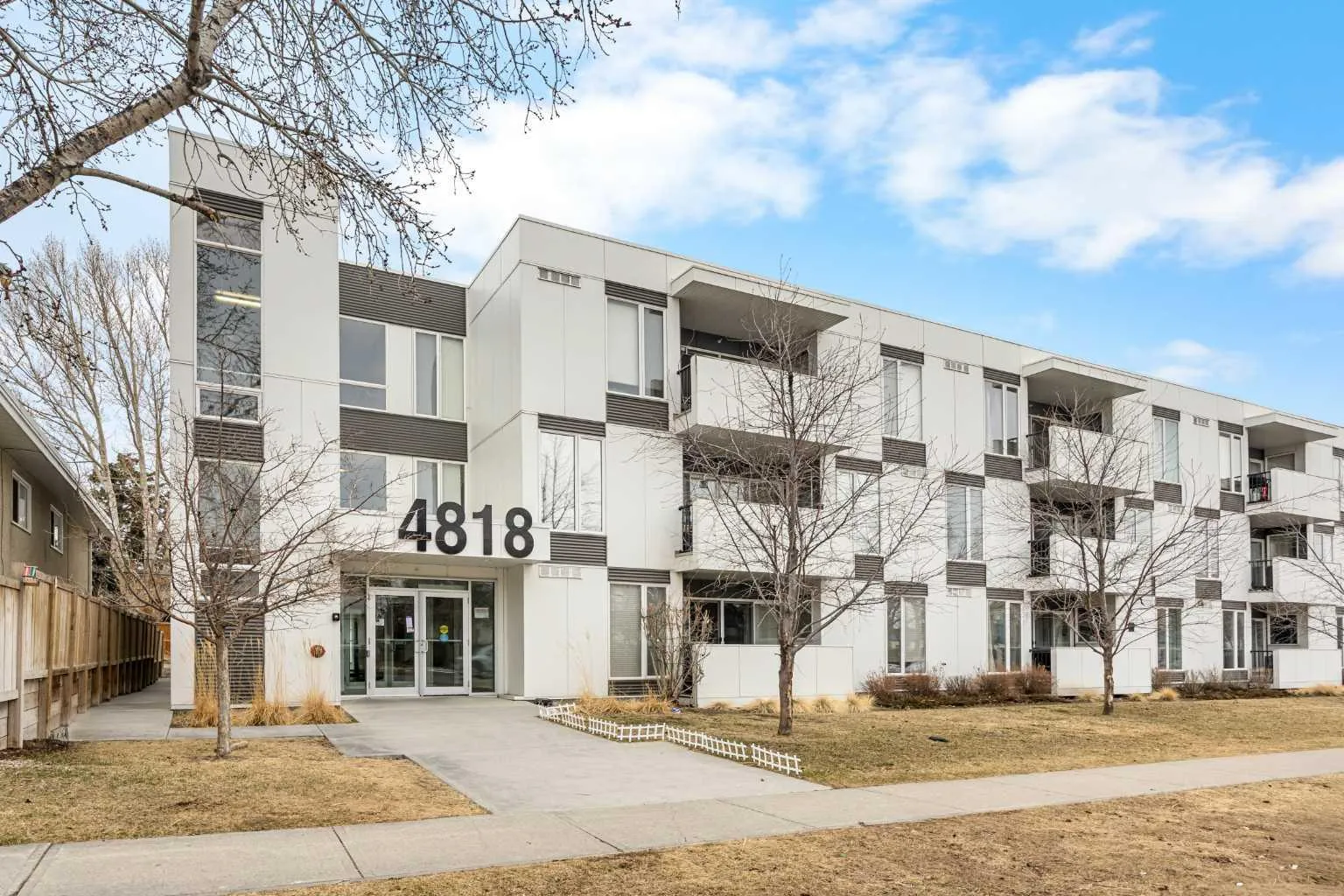 4818 Varsity Nw Drive Unit 208, Calgary
