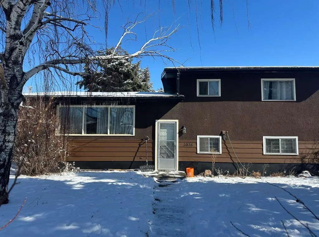 2028 43 Se Street, Calgary