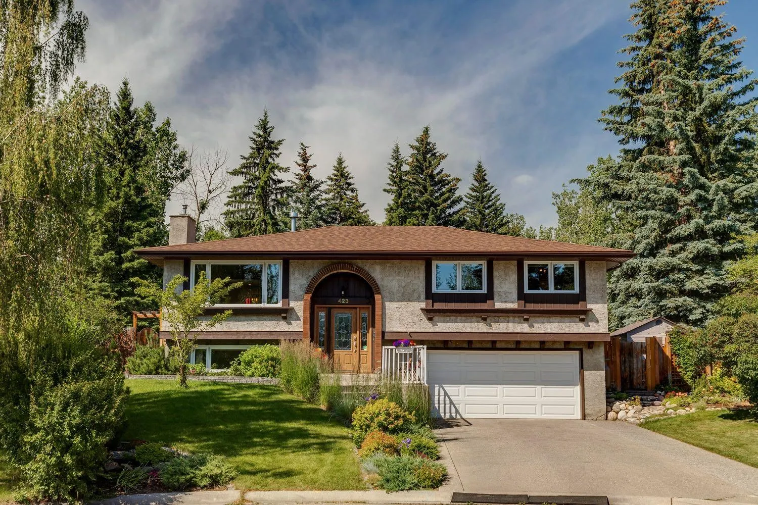 423 Canterbury Sw Place, Calgary