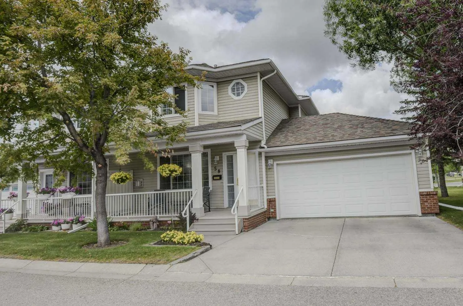 58 Sierra Morena Sw Gardens, Calgary
