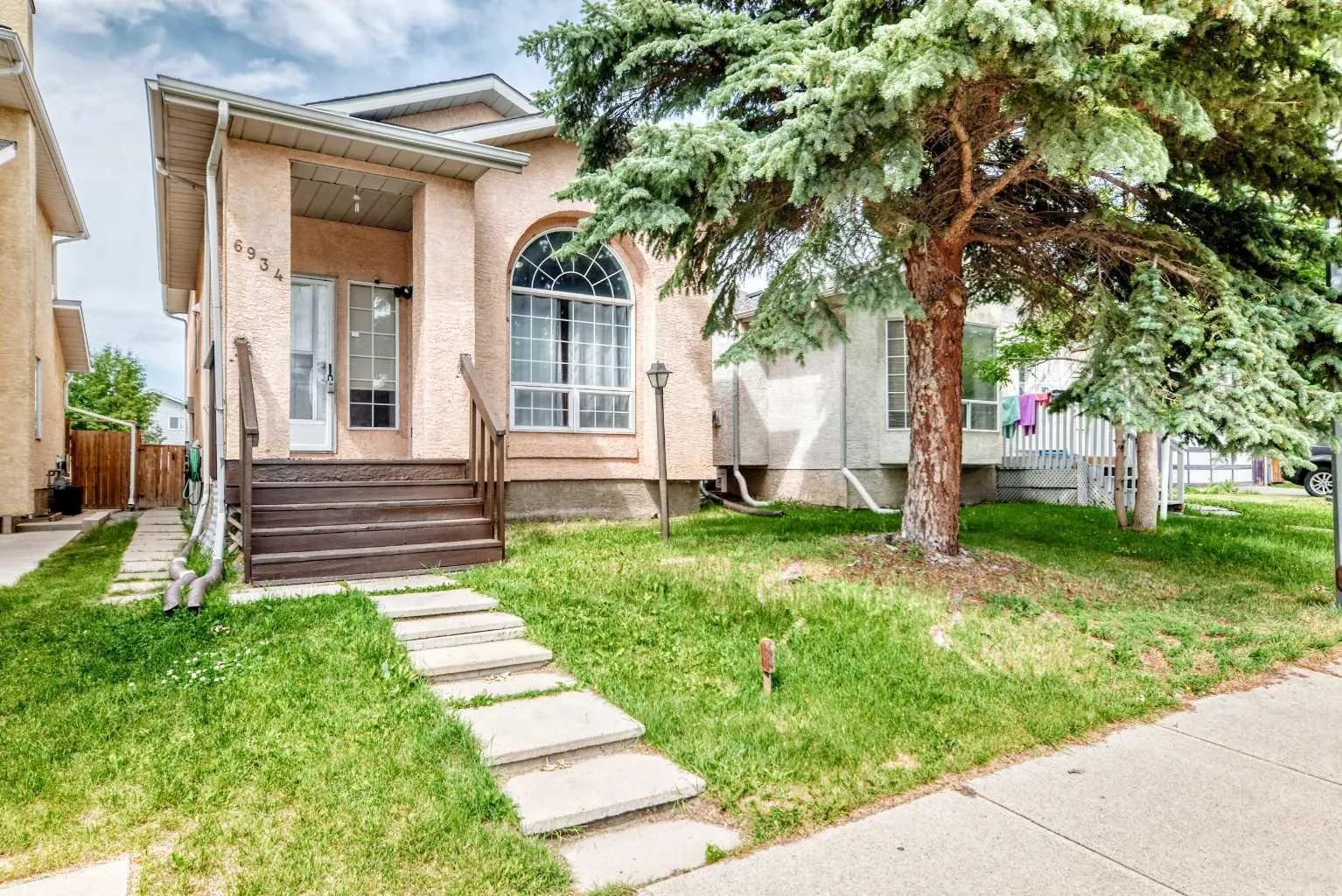 6934 Laguna Ne Way, Calgary