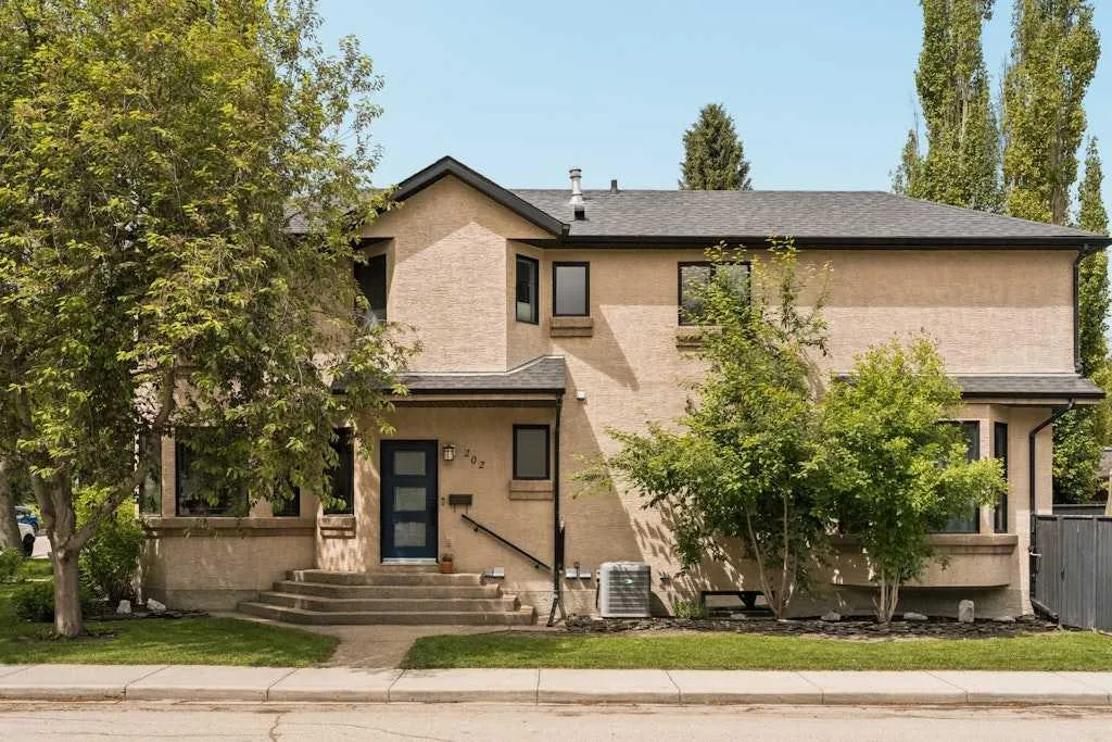 202 26 Nw Avenue, Calgary