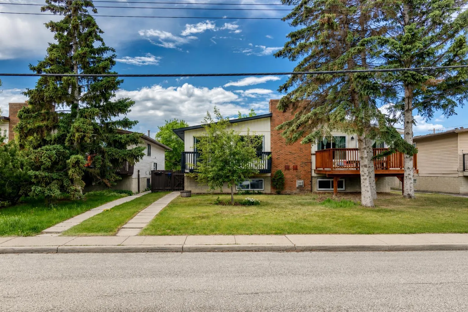 5233 17 Nw Avenue, Calgary