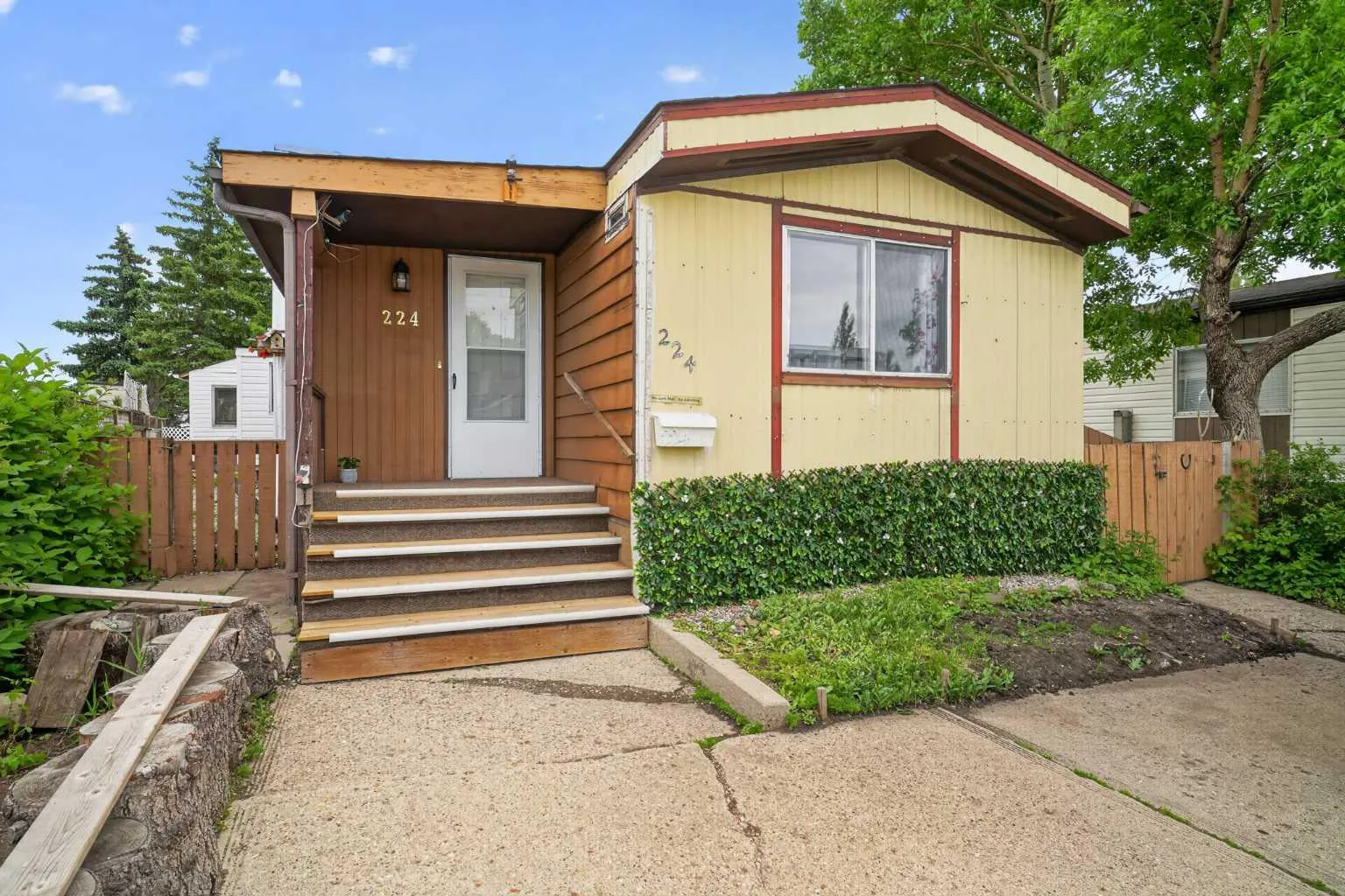 224 Huntwell Ne Road, Calgary