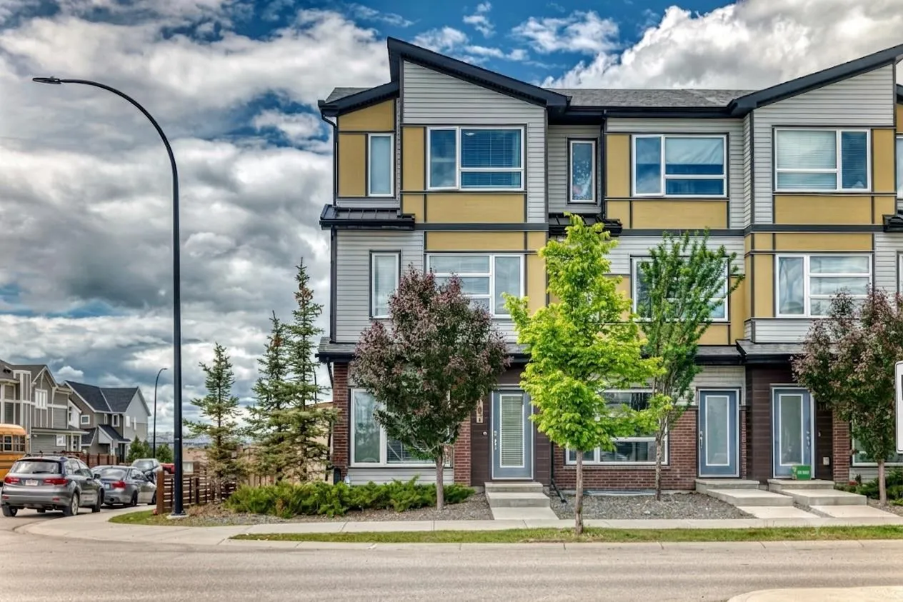 107 Lucas Nw Boulevard, Calgary
