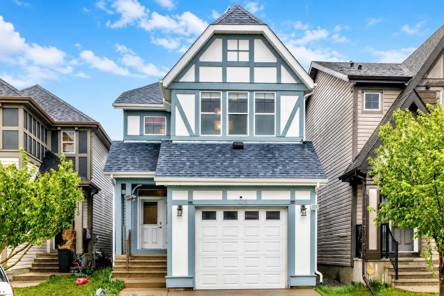 109 New Brighton Se Park, Calgary