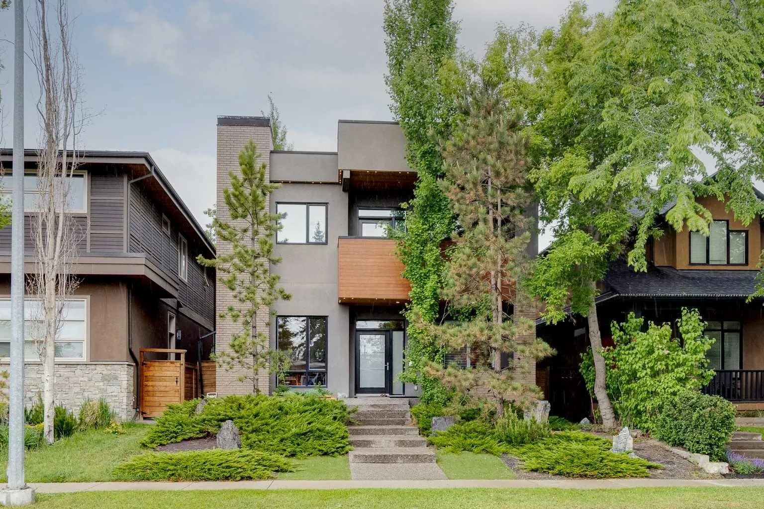 2330 7 Nw Avenue, Calgary
