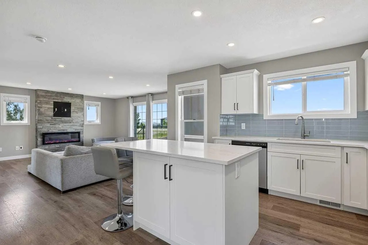 354096 48 E Street, Okotoks