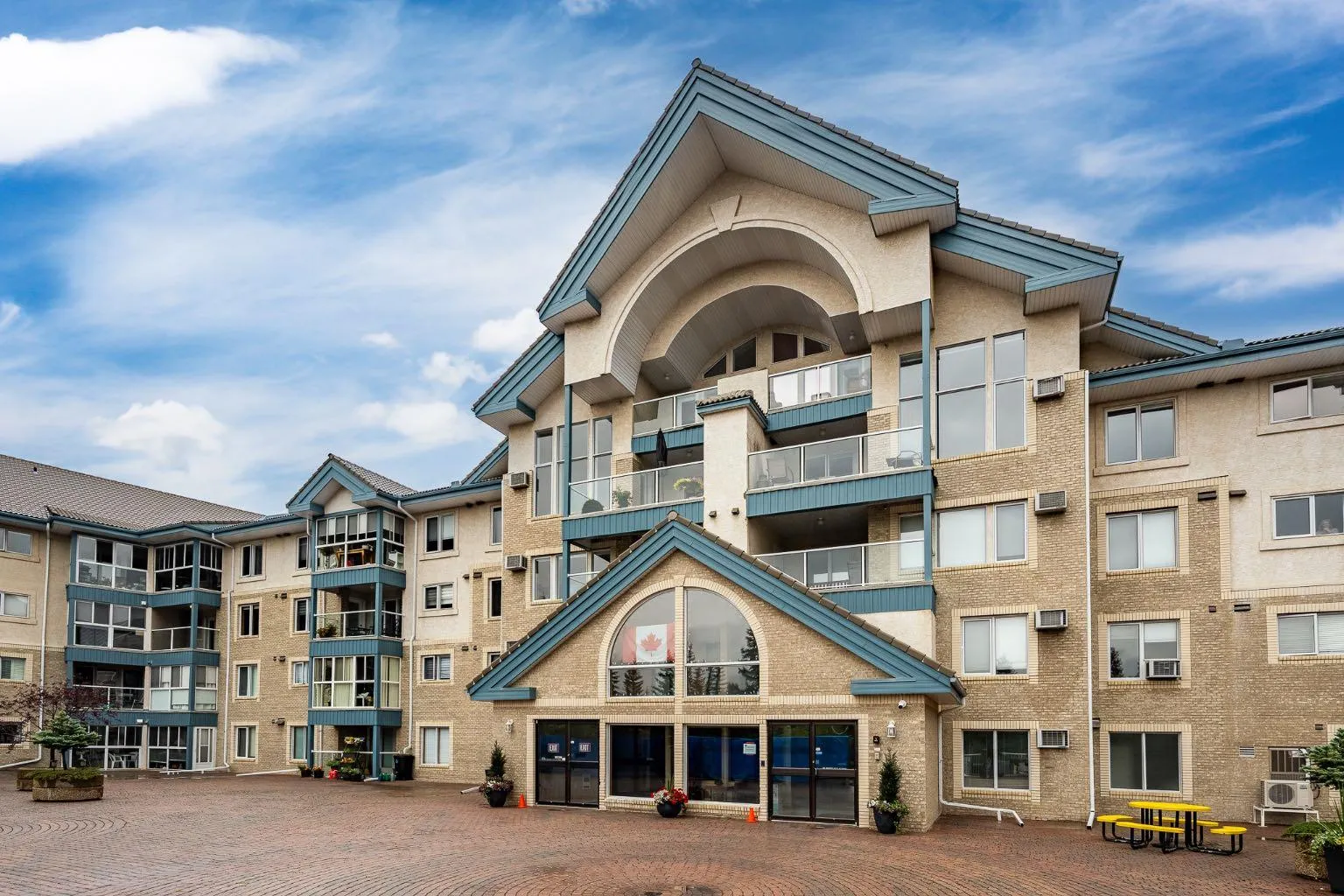 7239 Sierra Morena Sw Boulevard Unit 306, Calgary