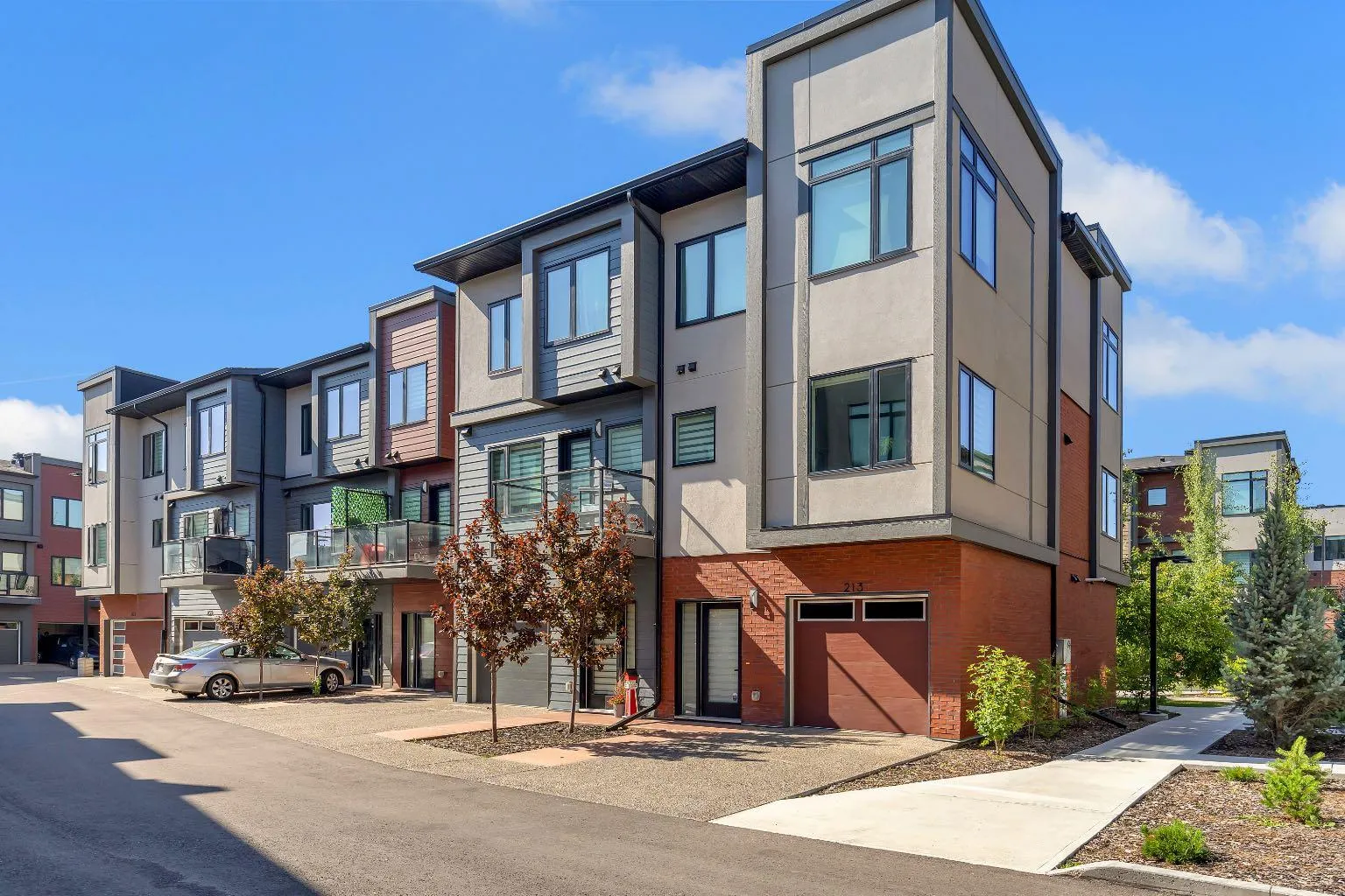 213 Greenbriar Nw Common, Calgary