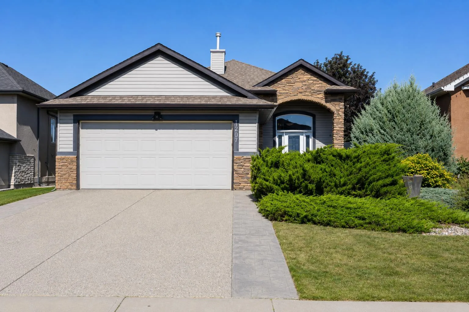 1207 Westmount Drive, Strathmore