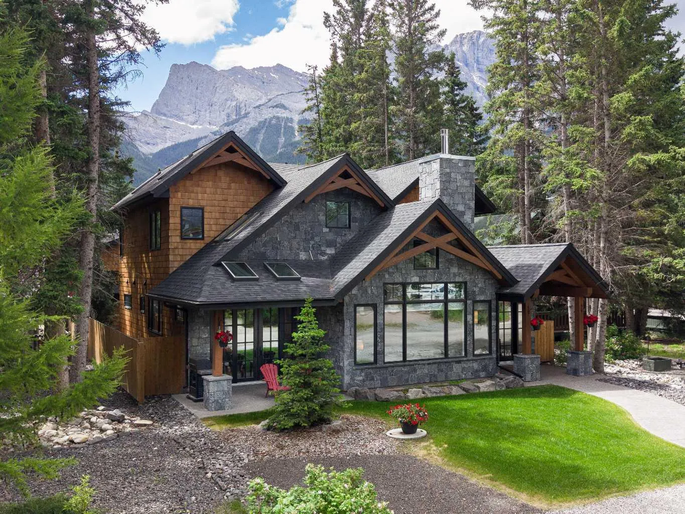 533 3rd Street, Canmore