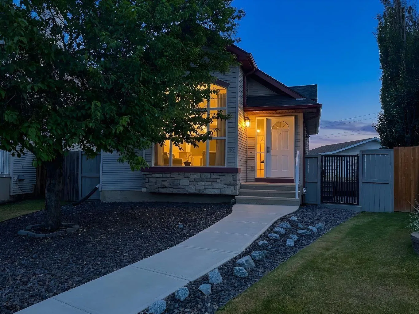 79 Cranberry Se Square, Calgary