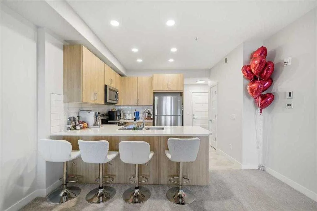 55 Wolf Hollow Se Crescent Unit 318, Calgary