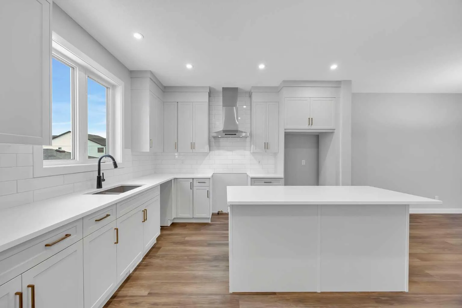 10 Versant Sw Path, Calgary