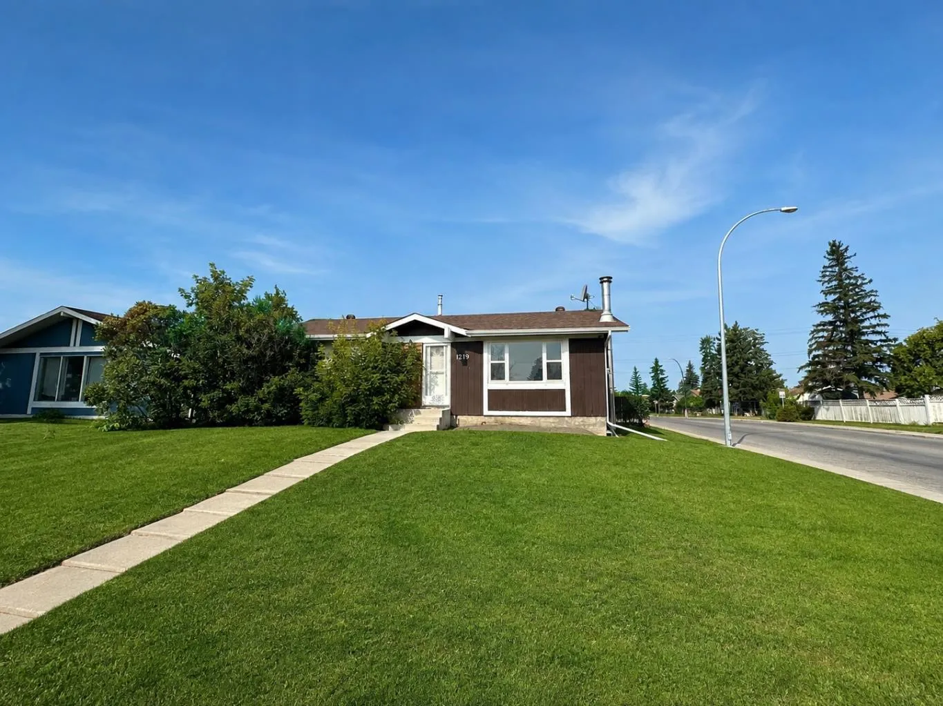 1219 68 Ne Street, Calgary