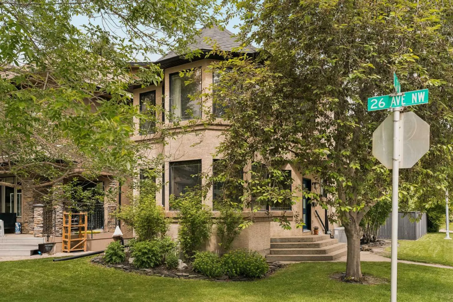 202 26 Nw Avenue, Calgary