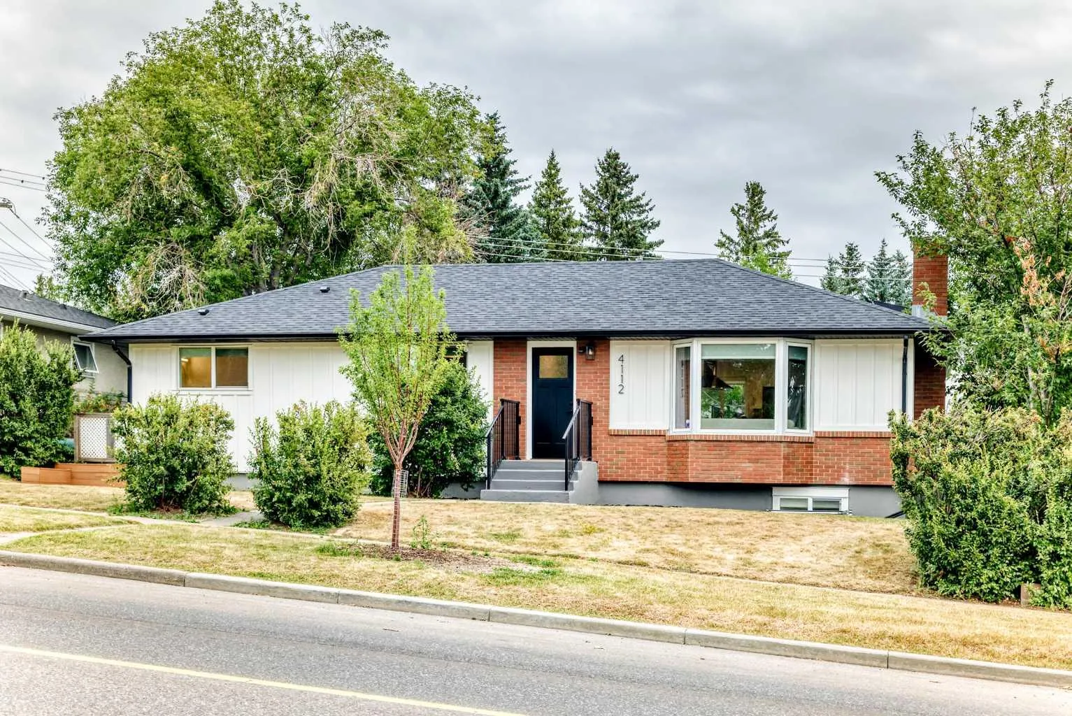 4112 19 Nw Street, Calgary
