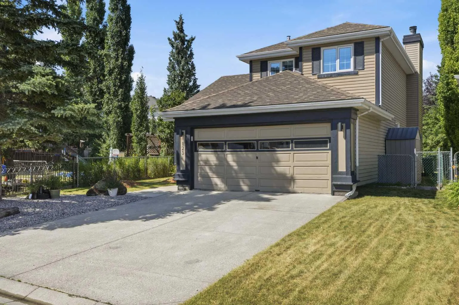 123 Schubert Nw Hill, Calgary