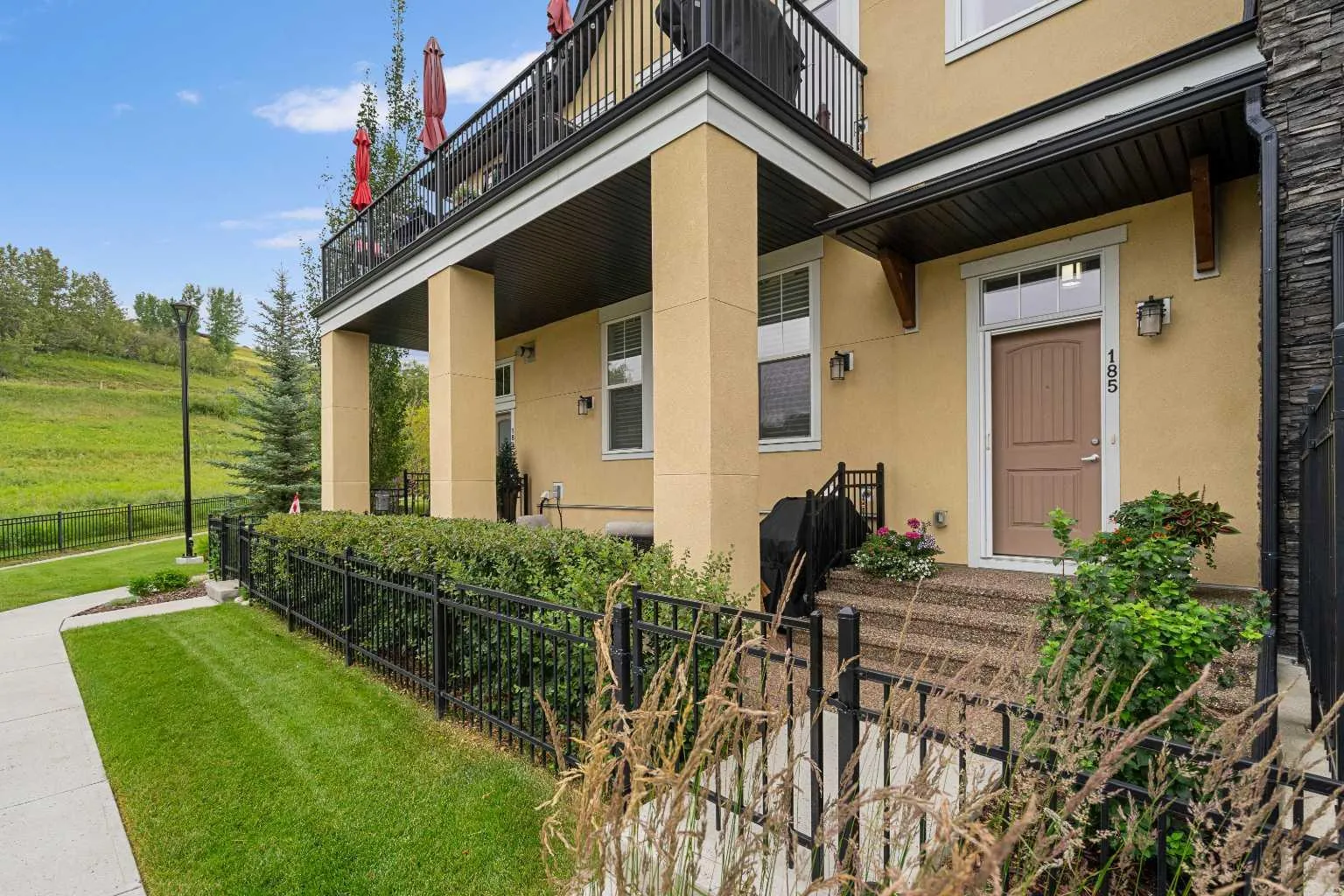 185 Cranbrook Se Villas, Calgary