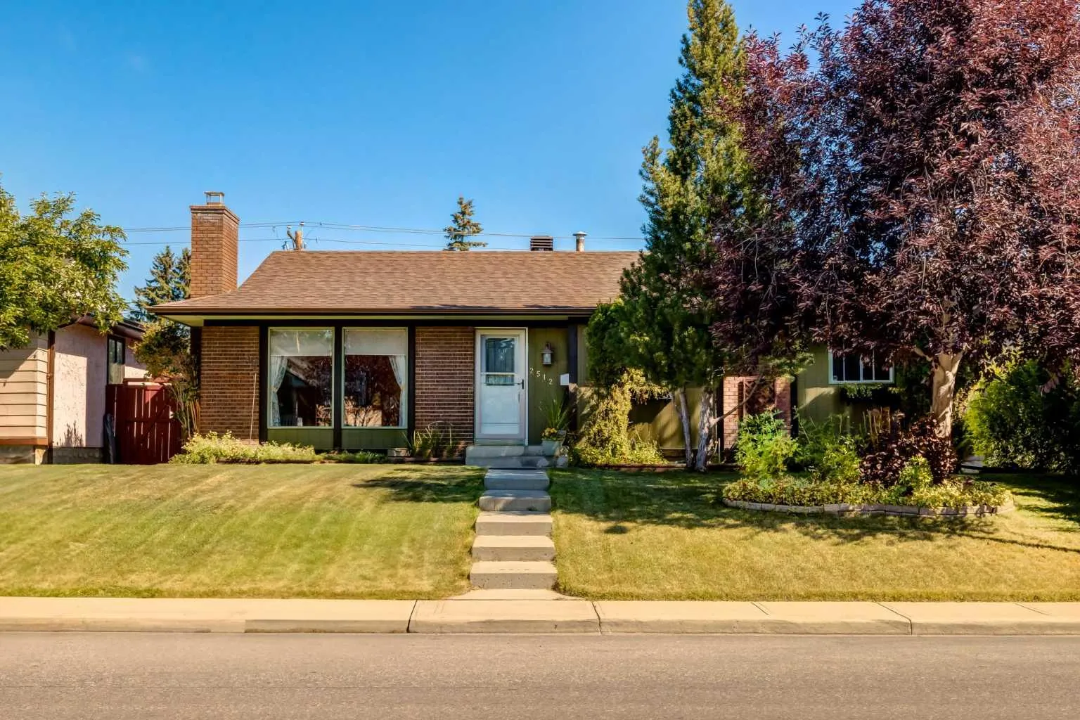 2512 106 Sw Avenue, Calgary