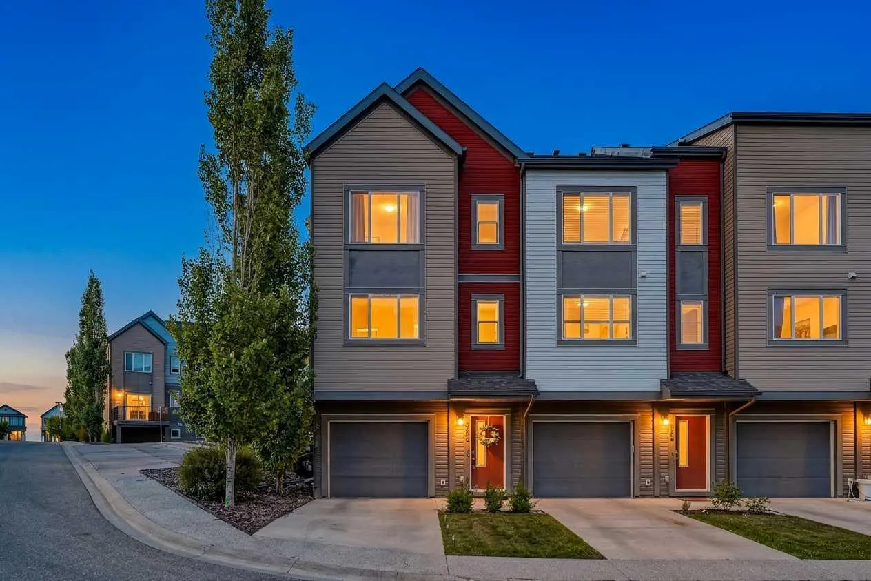 202 Copperpond Se Row, Calgary