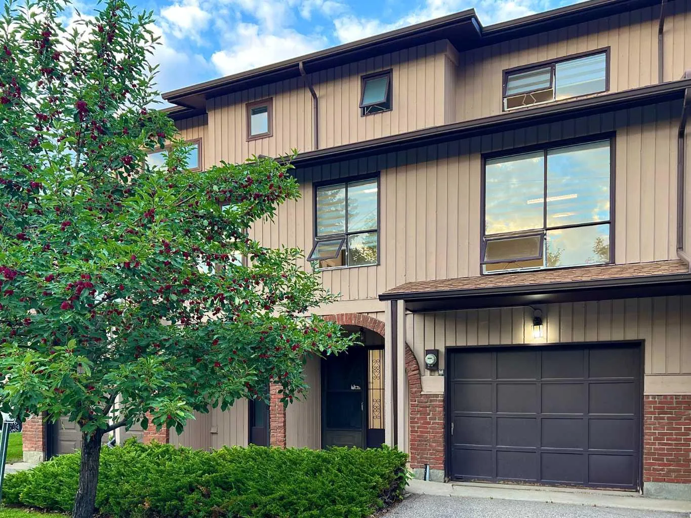 58 Canterbury Sw Gardens, Calgary