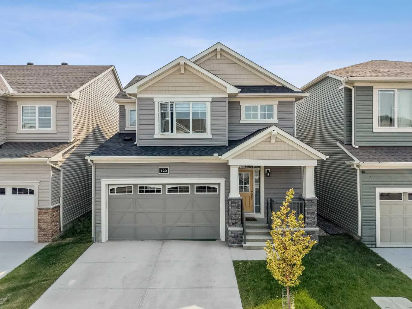 120 Carringford Nw Road, Calgary