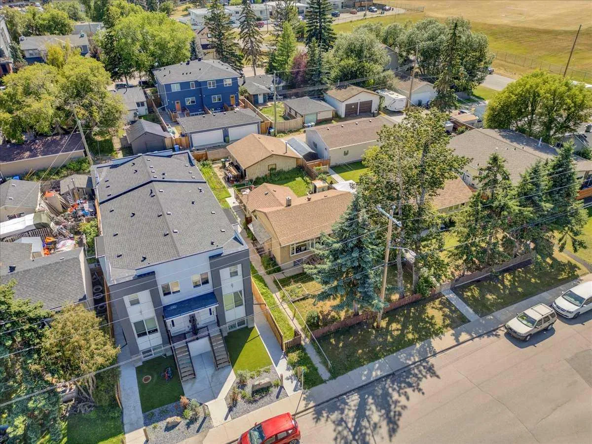6127 33 Nw Avenue, Calgary