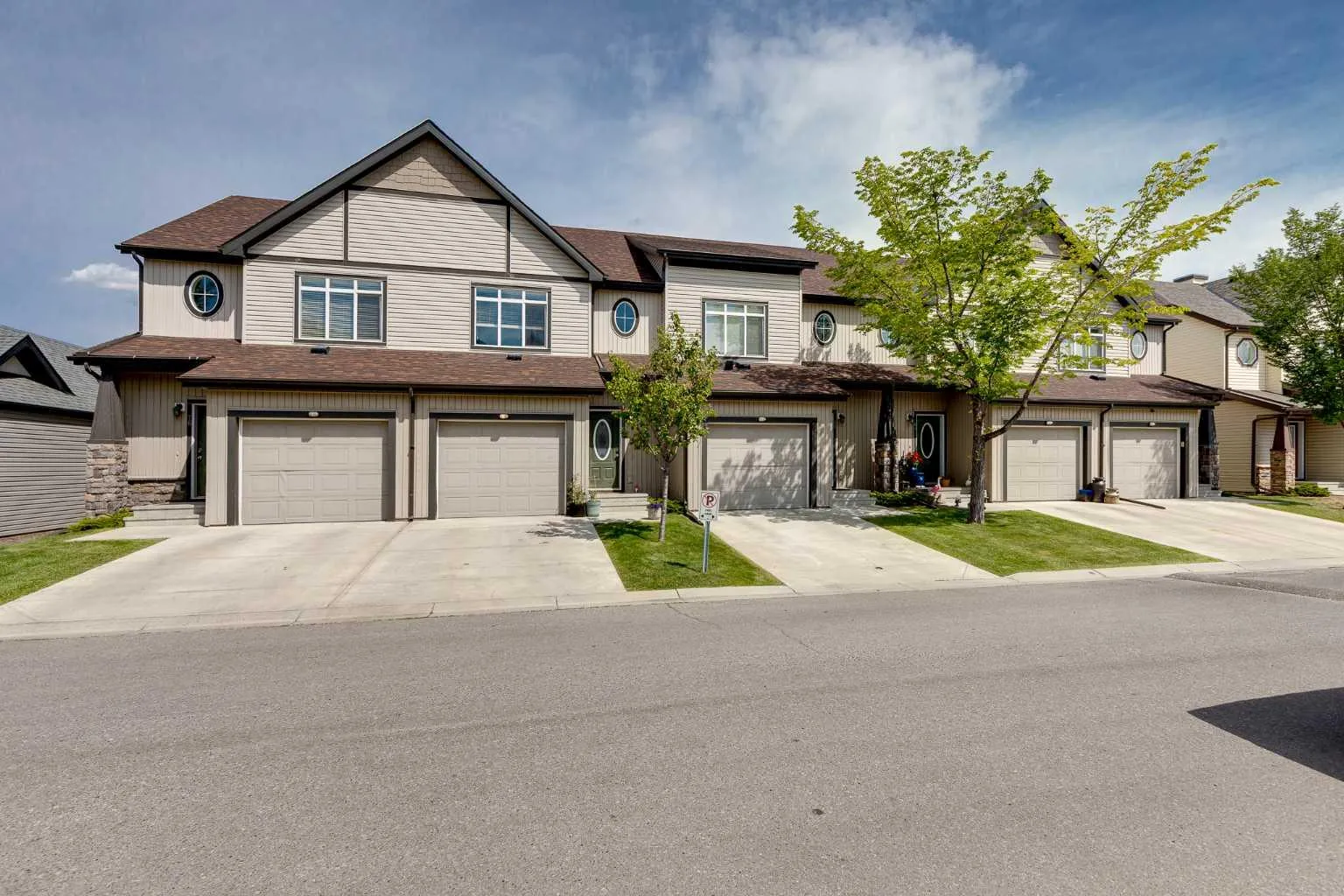 72 Copperpond Se Landing, Calgary