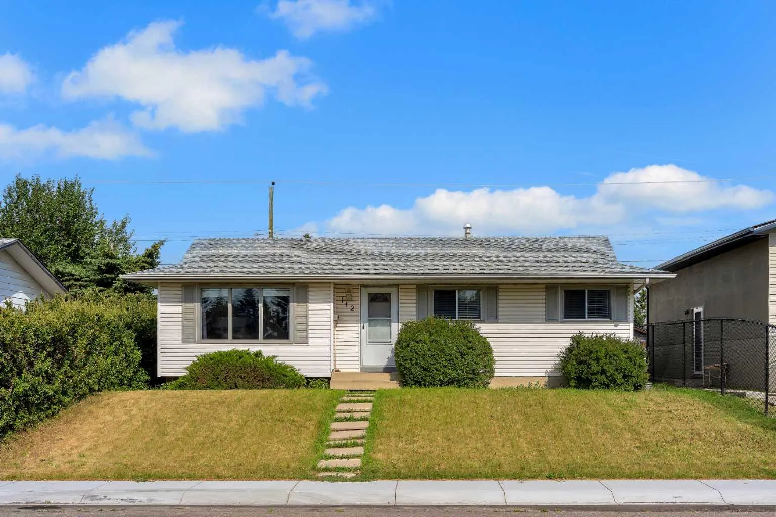 112 Penmeadows Se Close, Calgary