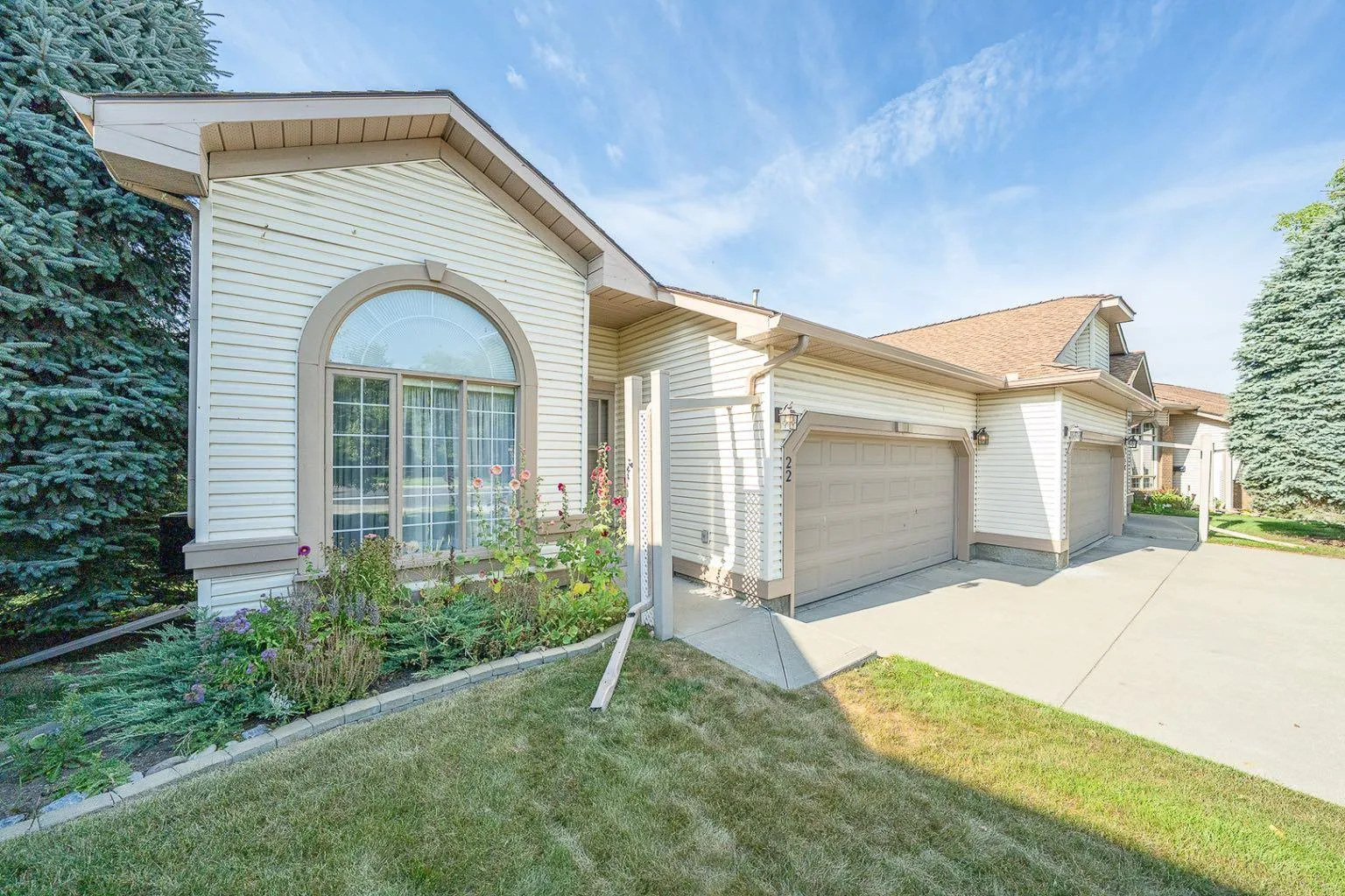 22 Douglas Woods Se Park, Calgary