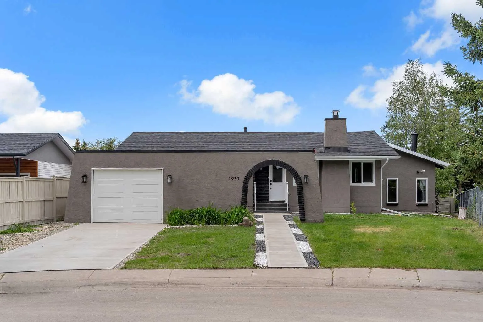 2930 Oakmoor Sw Crescent, Calgary