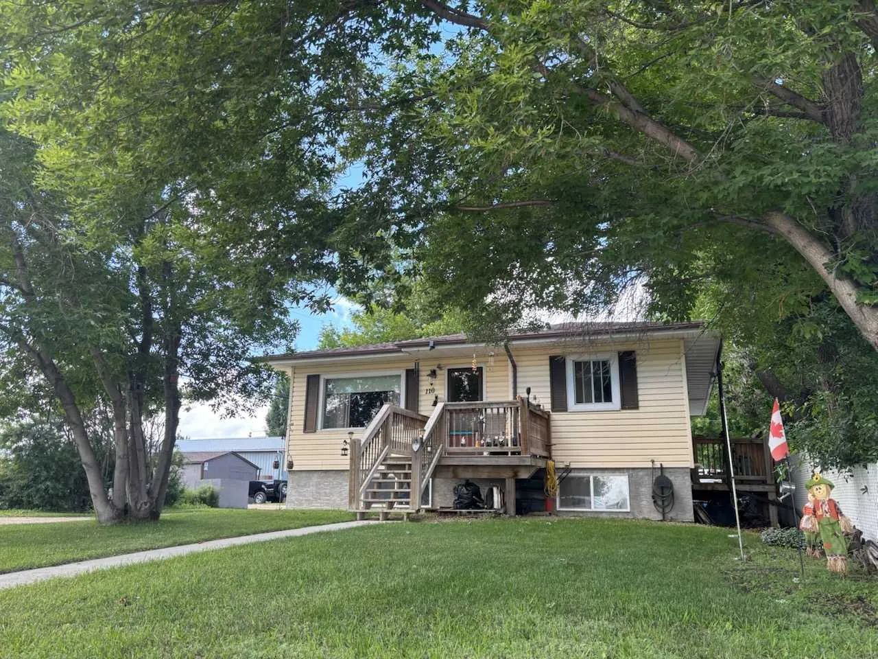 110 Railway Avenue, Rockyford