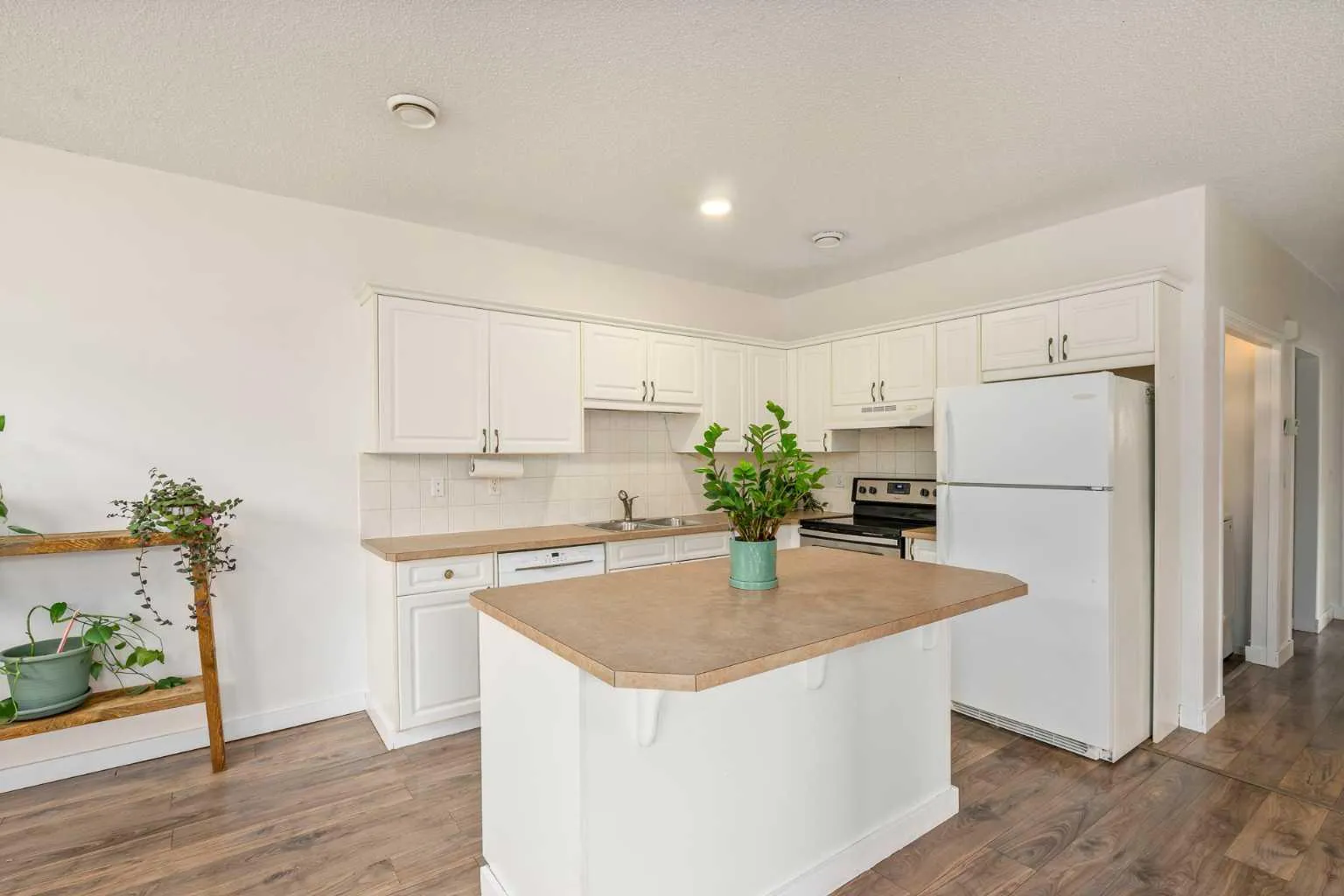 116 First Street Unit 2, Cochrane