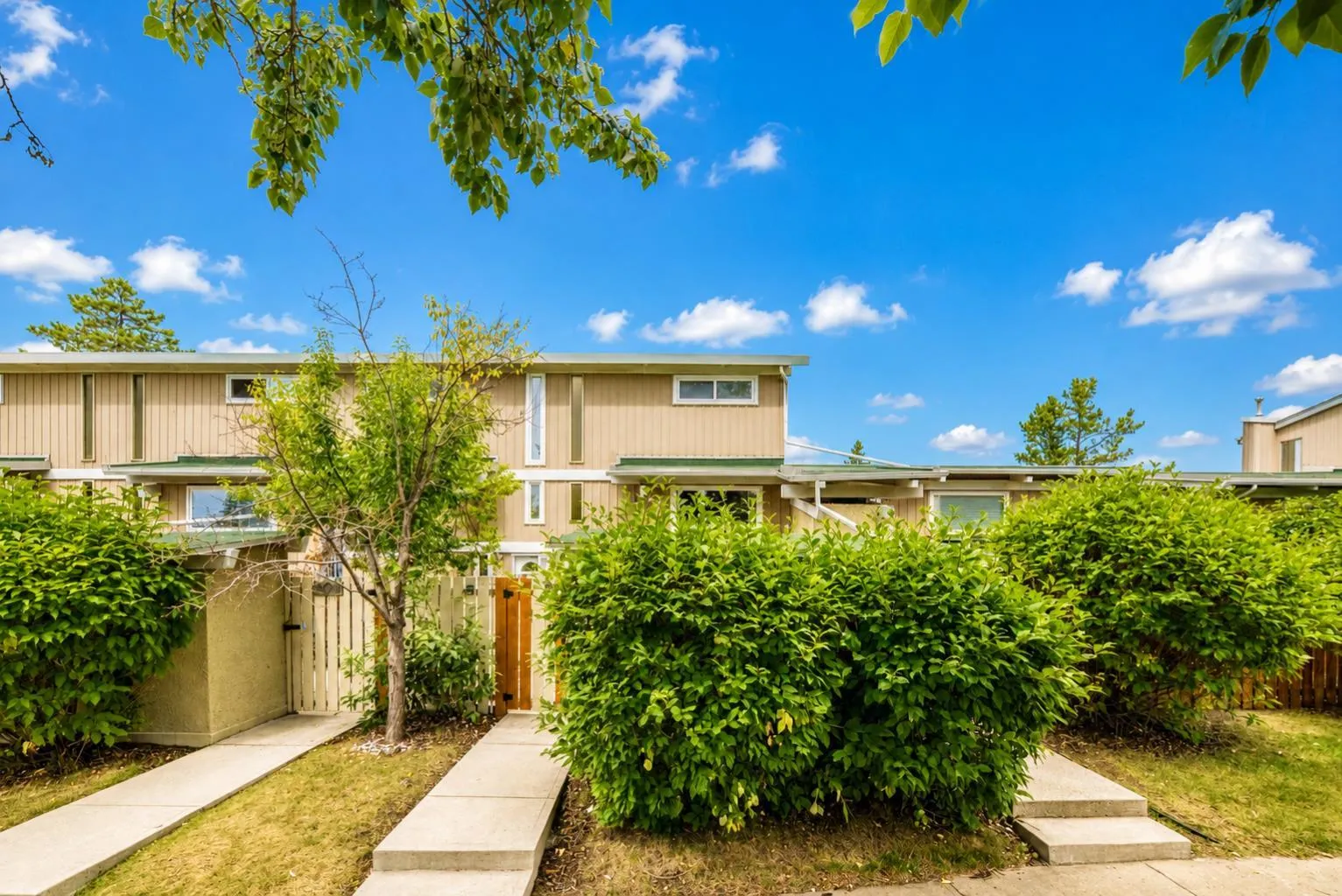 11010 Bonaventure Se Drive Unit 403, Calgary