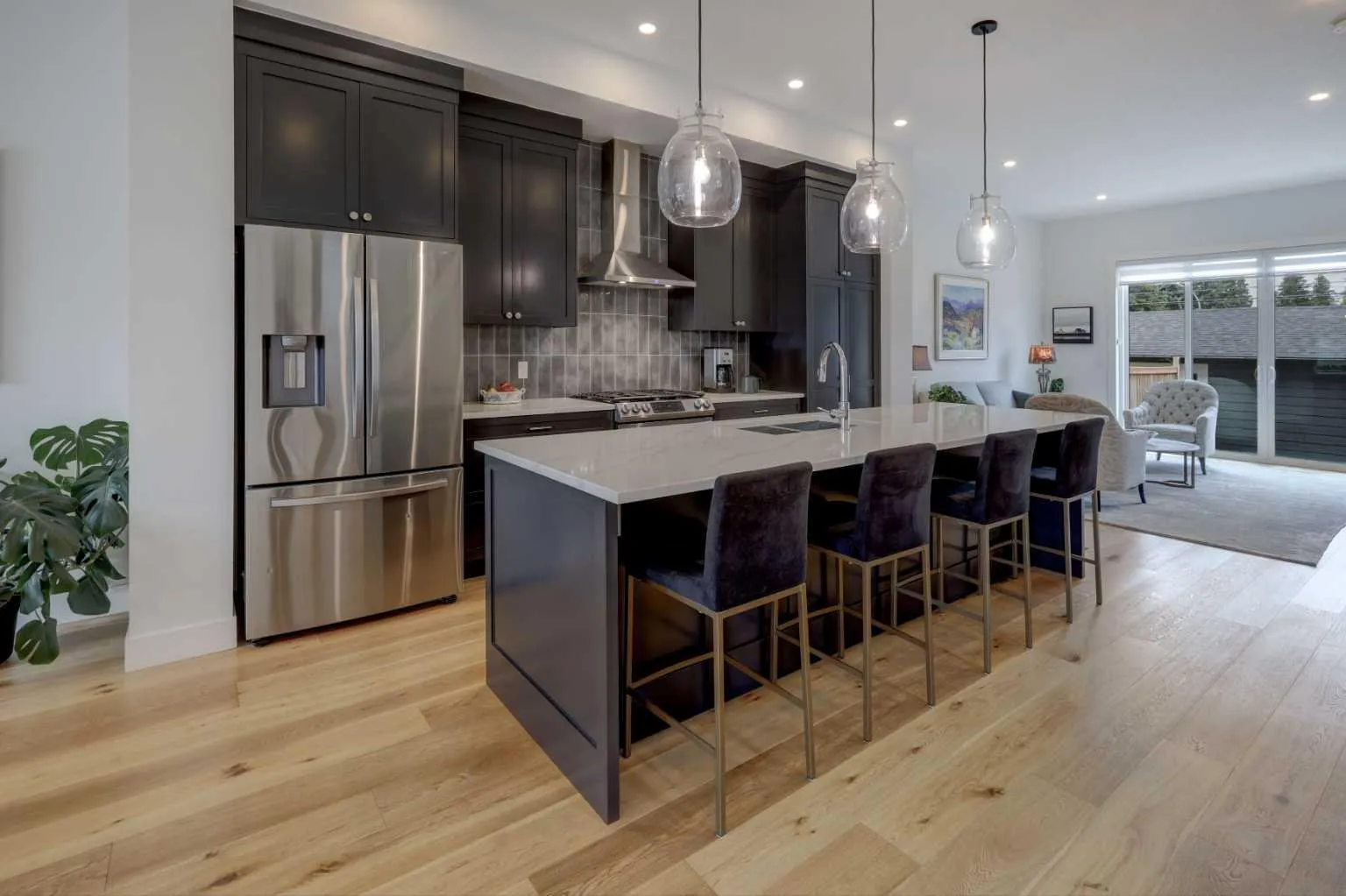3337 41 Sw Street, Calgary
