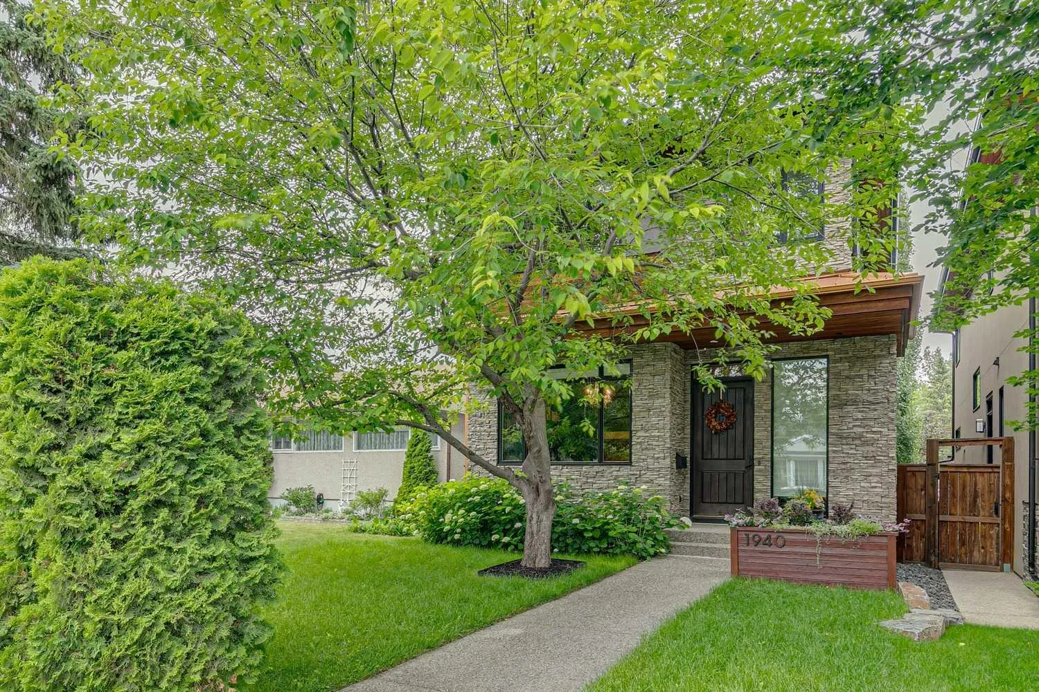 1940 48 Sw Avenue, Calgary