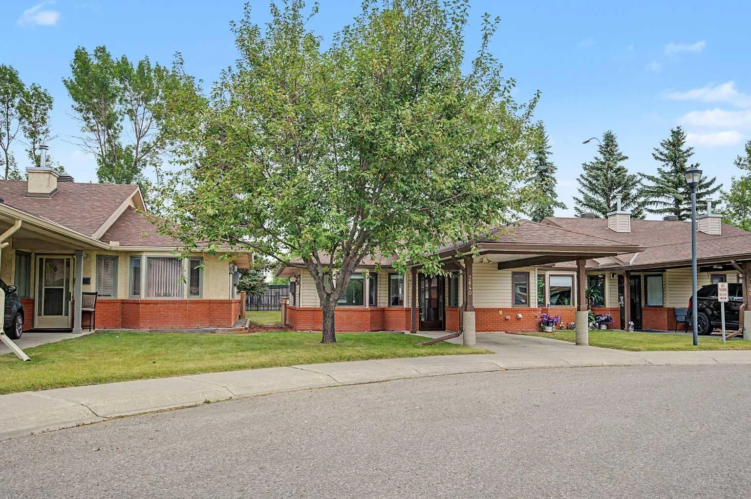 2640 Dovely Se Court, Calgary