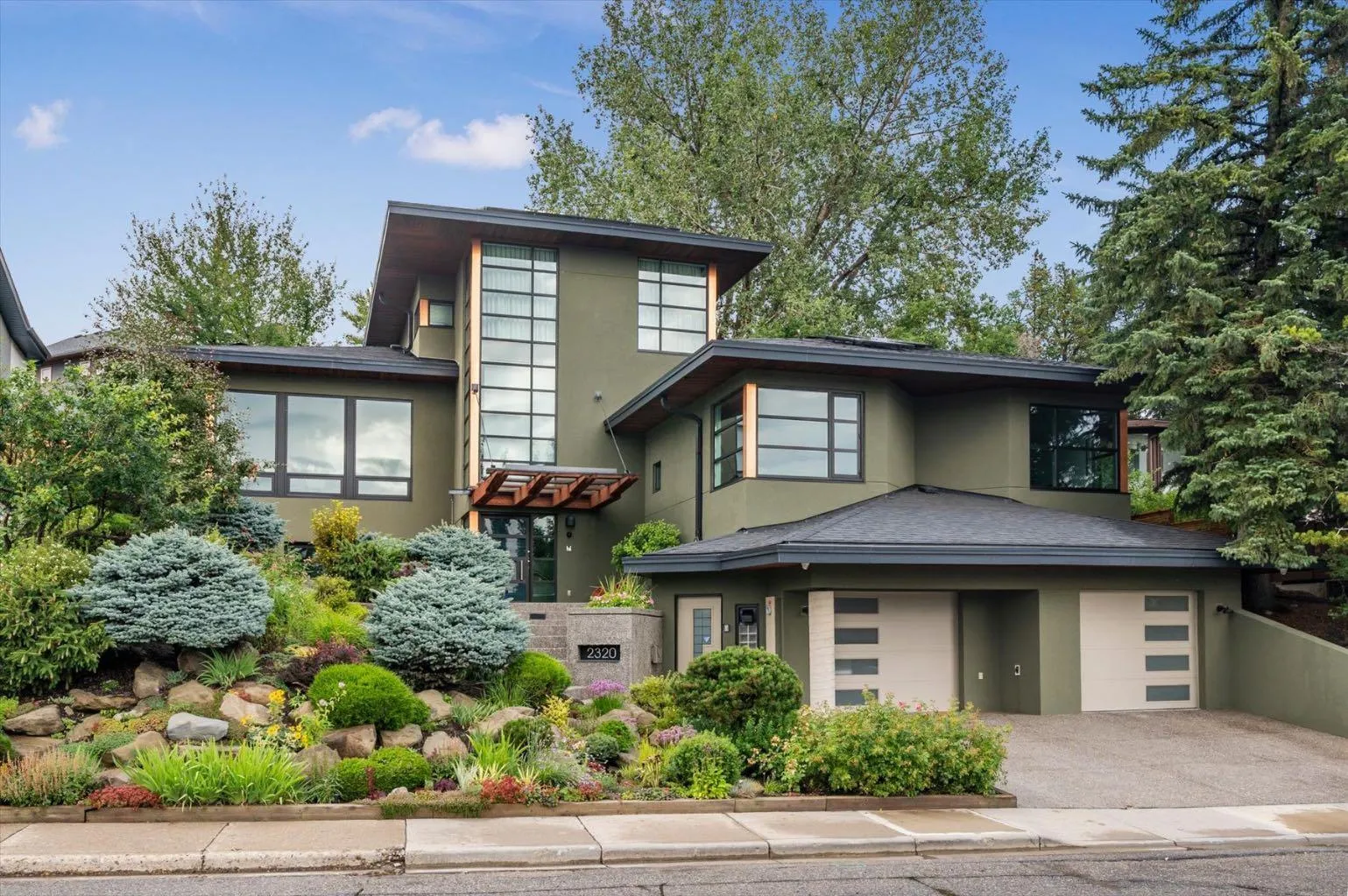 2320 Juniper Nw Road, Calgary