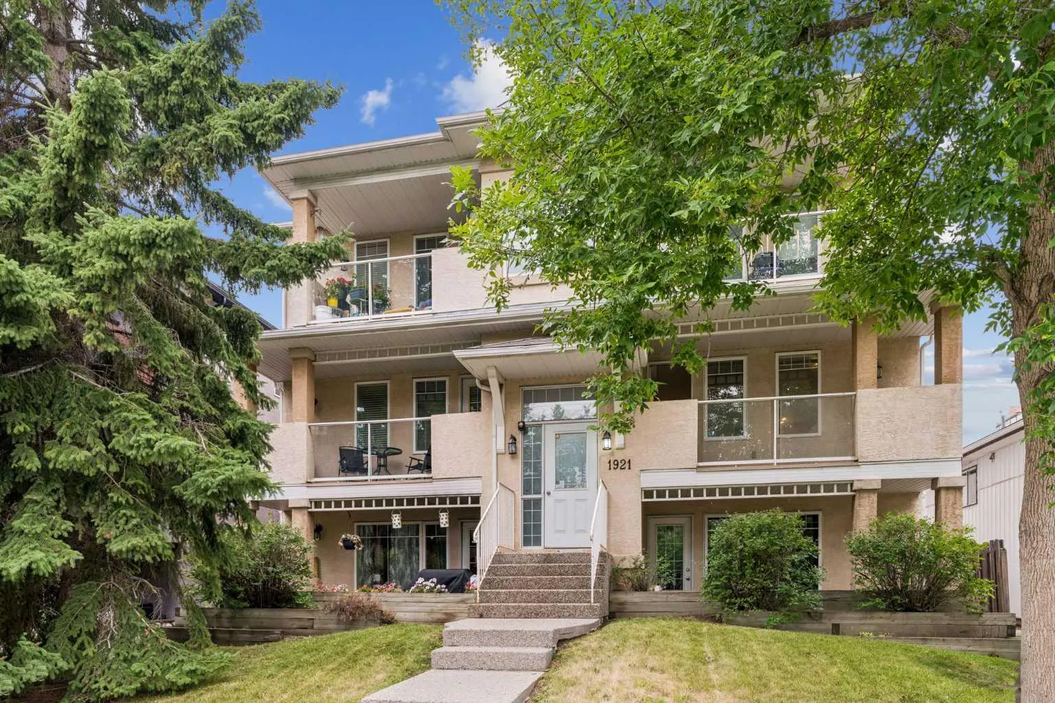 1921 25 Sw Street Unit 202, Calgary