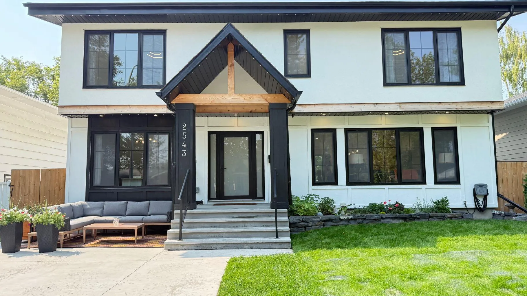 2543 Chicoutimi Nw Drive, Calgary