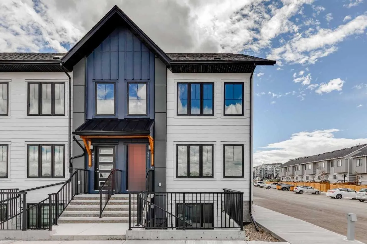 40 Livingston Ne Parade Unit 202, Calgary