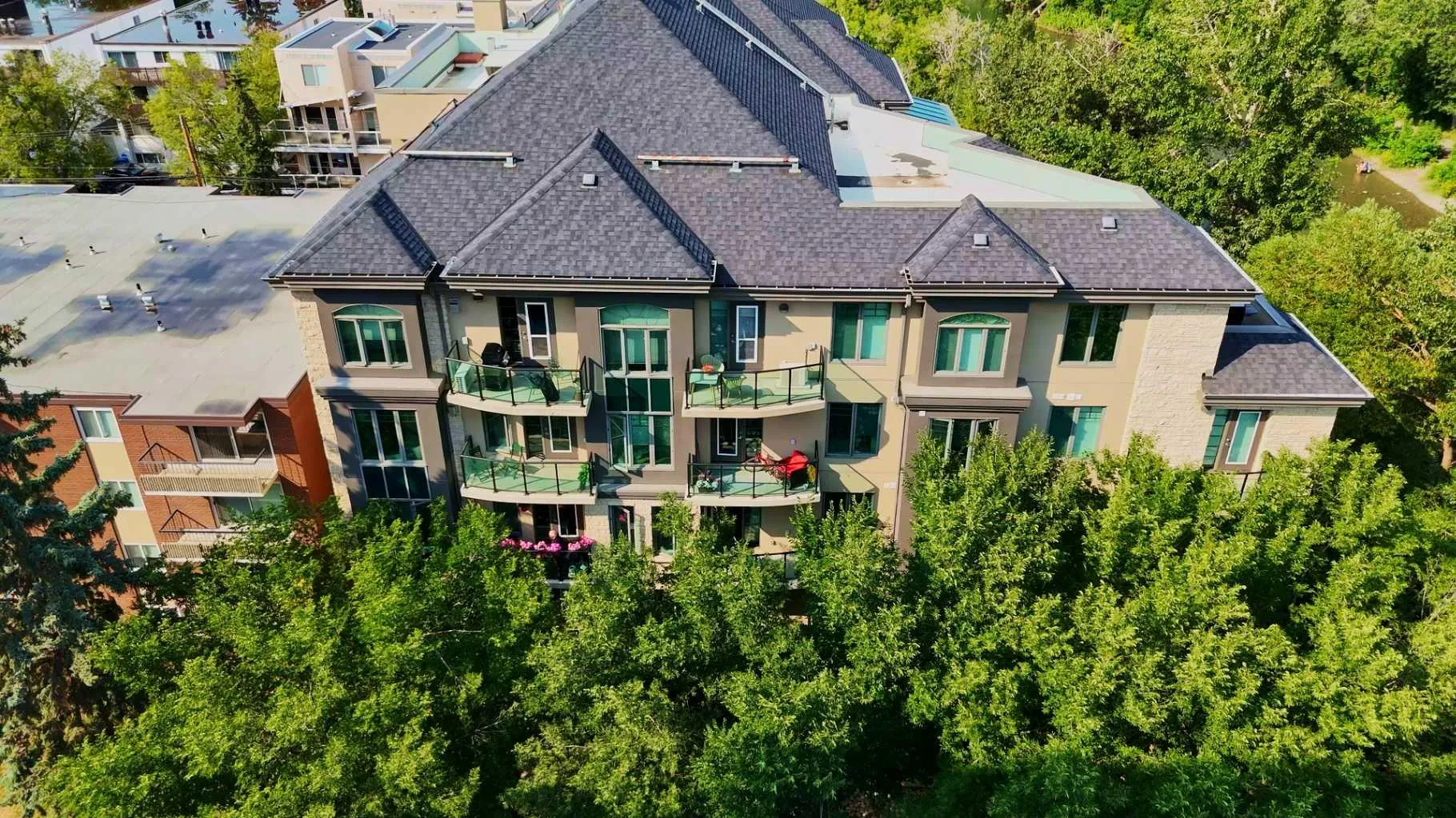 108 25 Sw Avenue Unit 402, Calgary