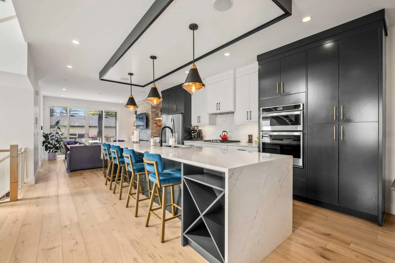 2213 25 Nw Avenue, Calgary