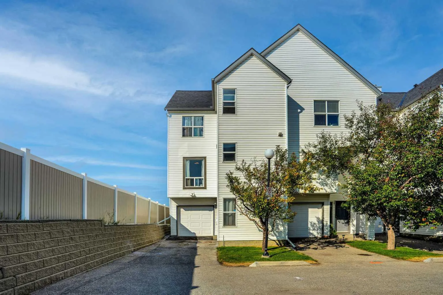 200 Hidden Hills Nw Terrace Unit 28, Calgary