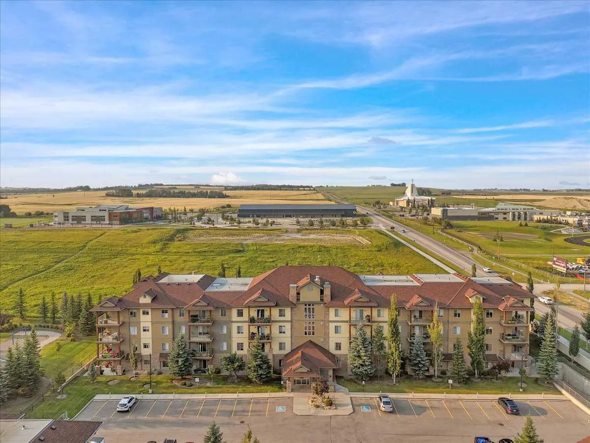 92 Crystal Shores Road Unit 4410, Okotoks